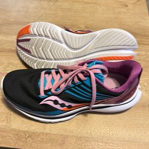 Women’s Saucony Kinvara 12 black with pink, orange, blue shoes size 6.5